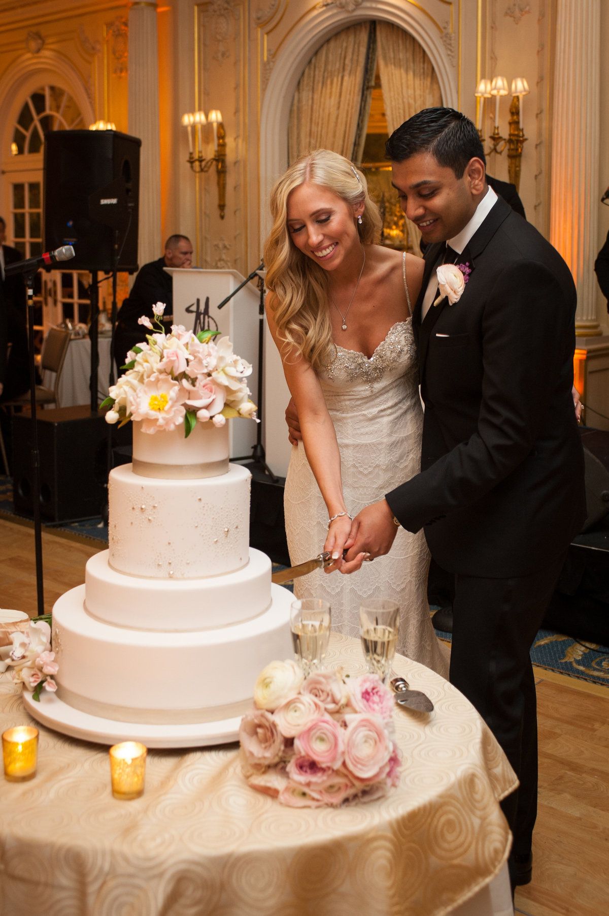 Amanda & Thomas – Bride and Groom Cake – Essex House – by Kelly ...