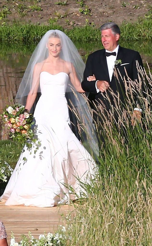 Julianne Hough and Brooks Laich wedding  Celebrity bride, Wedding,  Celebrity weddings