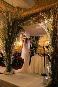 Raphaela & Neil Wedding - Chuppah Curly Willow Delphinium Dendrobium Orchid - Metropolitan Club - by Hechler Photographers - 2822-1363